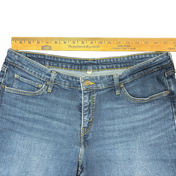 Levi's Denim Stretch Mid Length Shorts Women's Size 18W - Picture 4 of 9